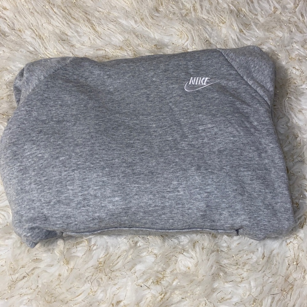 XS nike hoodie !